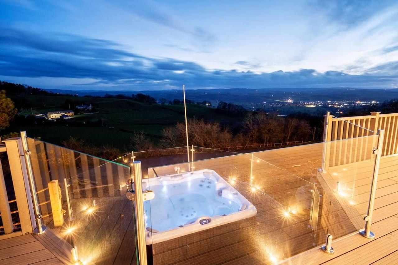 Clwyd Gate Manor Pool Sauna Hottub Cave Wales Рітін Екстер'єр фото
