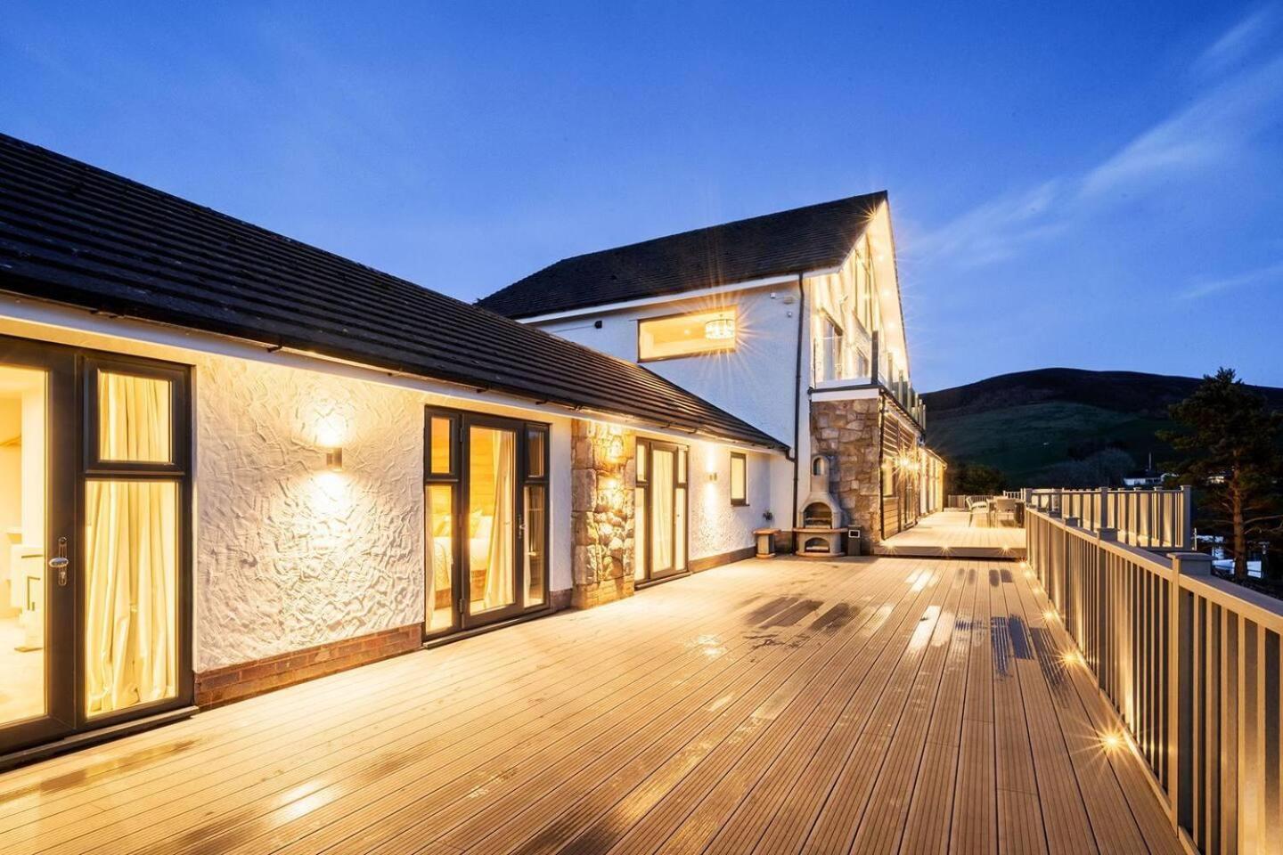 Clwyd Gate Manor Pool Sauna Hottub Cave Wales Рітін Екстер'єр фото